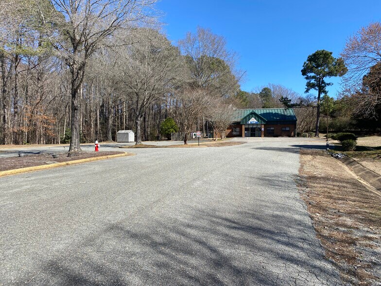 4336 John Tyler Hwy, Williamsburg, VA à louer - Photo du bâtiment - Image 2 de 12