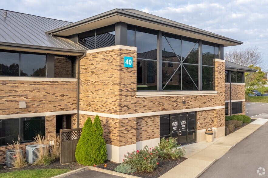 2900 Chancellor Dr, Crestview Hills, KY à louer - Photo du bâtiment - Image 3 de 4