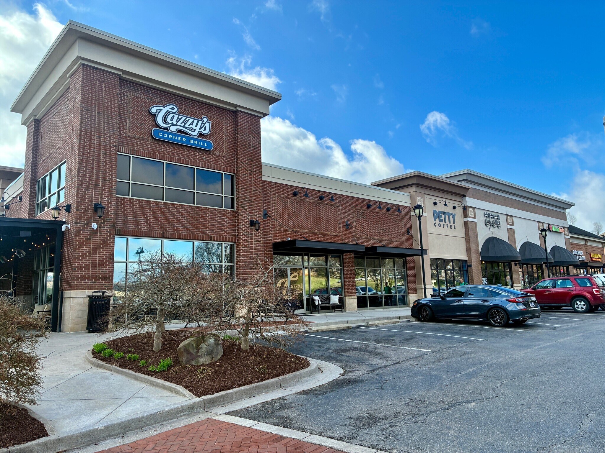 215 Brookview Centre Way, Knoxville, TN à louer Photo principale- Image 1 de 2