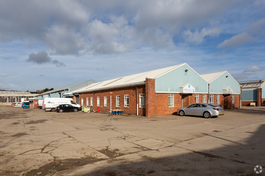 B1-B10 Parkside Ln, Leeds à louer - Photo principale - Image 1 de 12