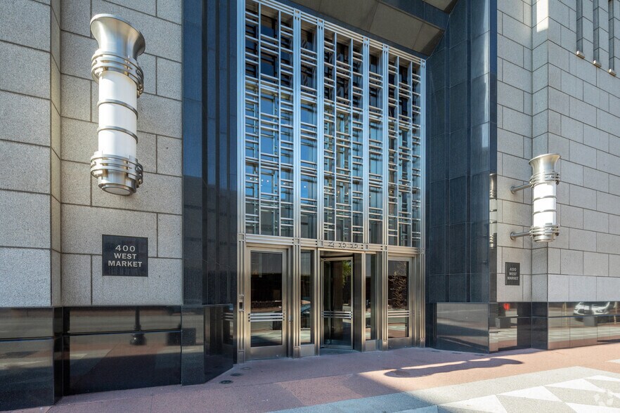 400 W Market St, Louisville, KY à louer - Photo du bâtiment - Image 3 de 15