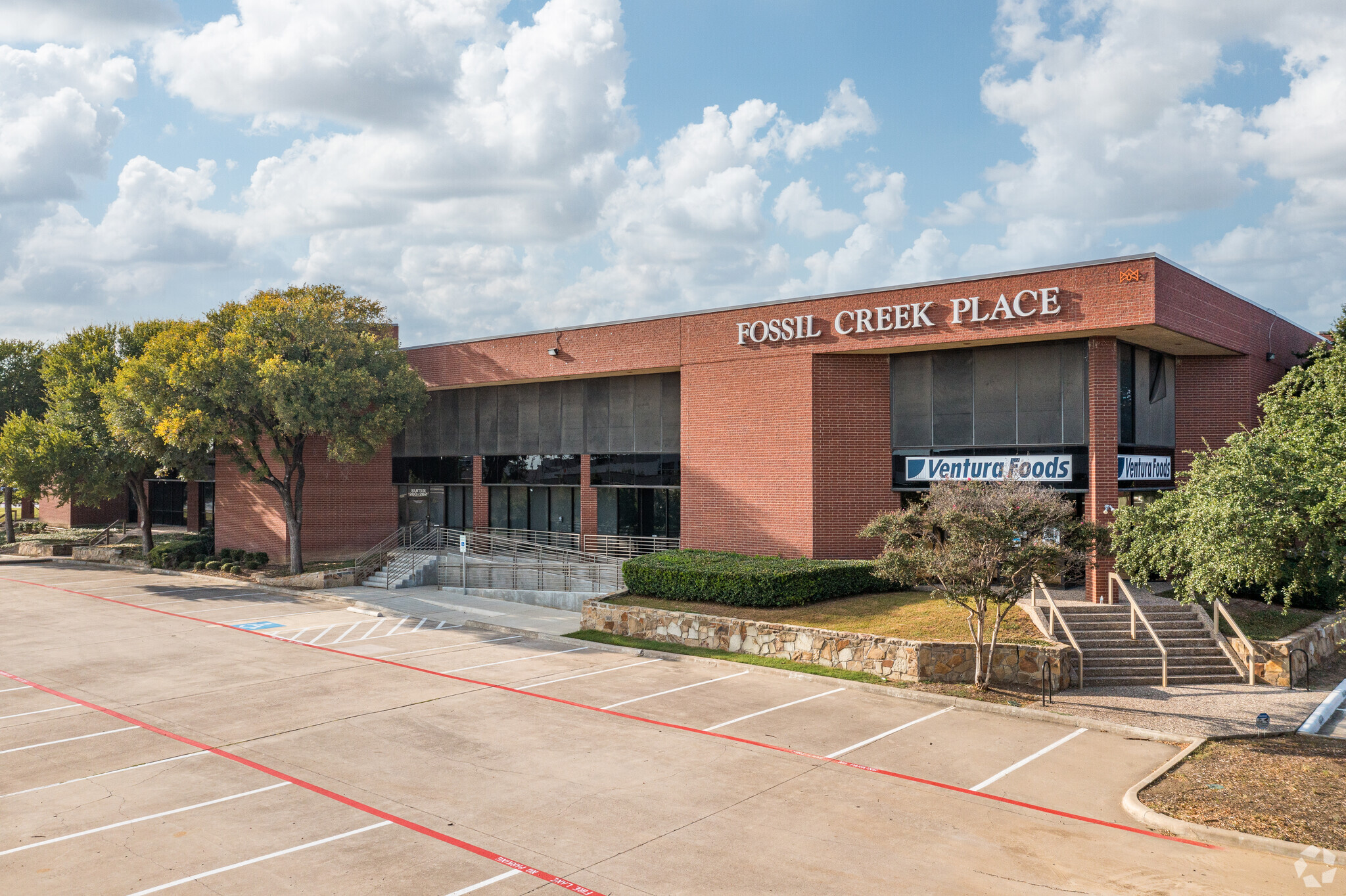 3201 NE Loop 820, Fort Worth, TX for lease Primary Photo- Image 1 of 6