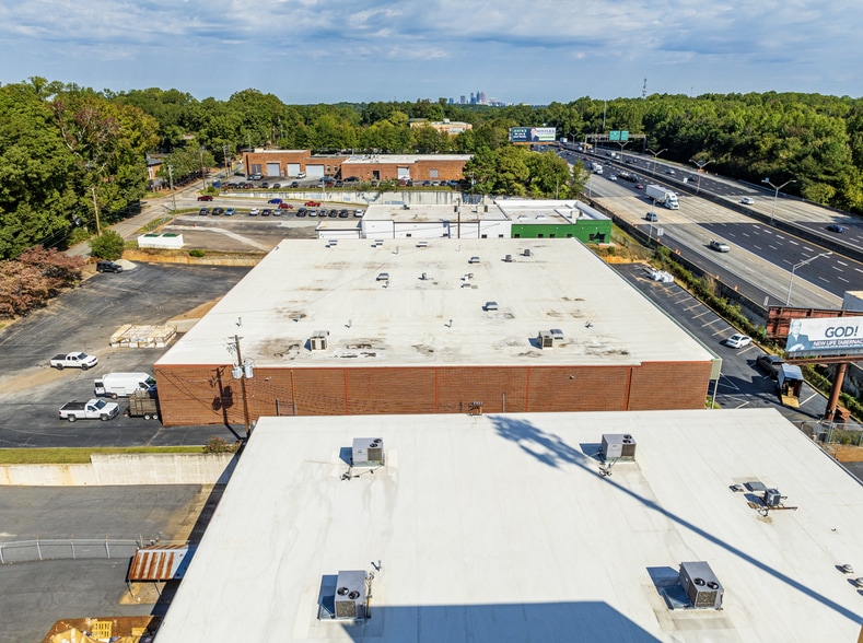 3020 Commerce Way, Hapeville, GA à louer - Photo du bâtiment - Image 2 de 14