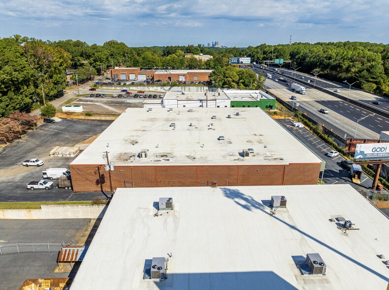 3020 Commerce Way, Hapeville, GA à louer - Photo du bâtiment - Image 2 de 15