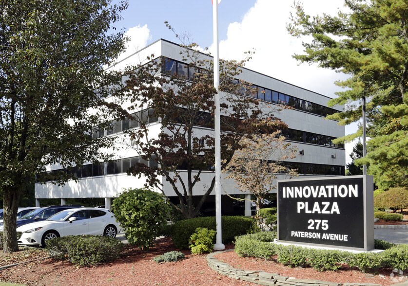 275 Paterson Ave, Little Falls, NJ à louer - Photo du bâtiment - Image 2 de 23