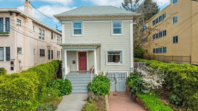 Plus de détails pour 2633 Regent St, Berkeley, CA - Multi-résidentiel à vendre