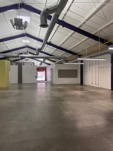 55-61 Valley St, Pasadena, CA à louer - Photo intérieure - Image 3 de 14