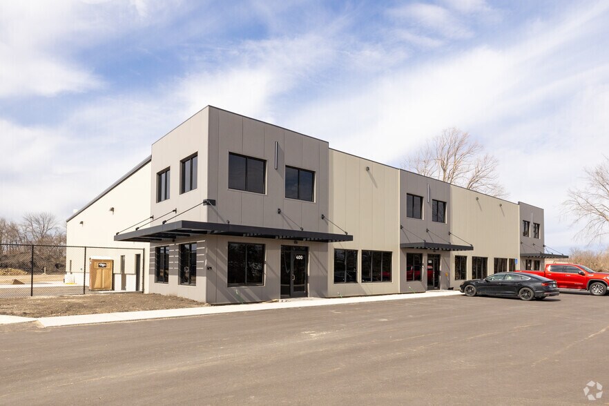 1985 County Road 90, Maple Plain, MN à louer - Photo principale - Image 1 de 4