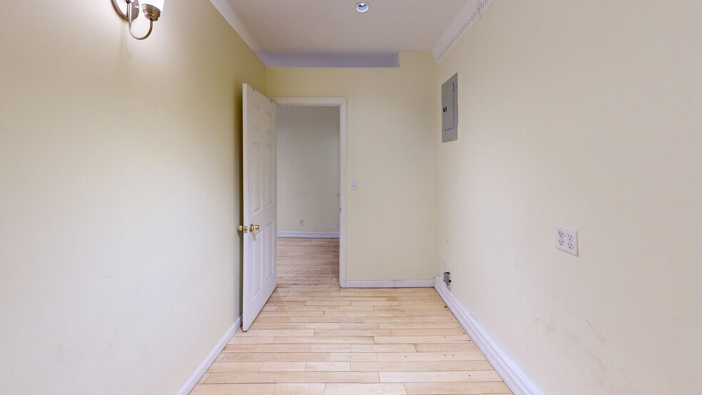 173 W 85th St, New York, NY à louer - Numérisation 3D de Matterport - Image 2 de 14