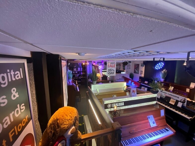 95 High St, Chelmsford for sale - Interior Photo - Image 3 of 9