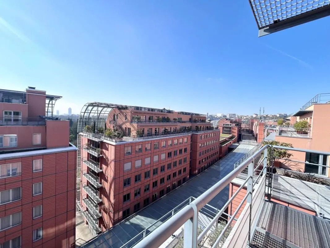 34 Quai Charles De Gaulle, Lyon for lease Building Photo- Image 1 of 13