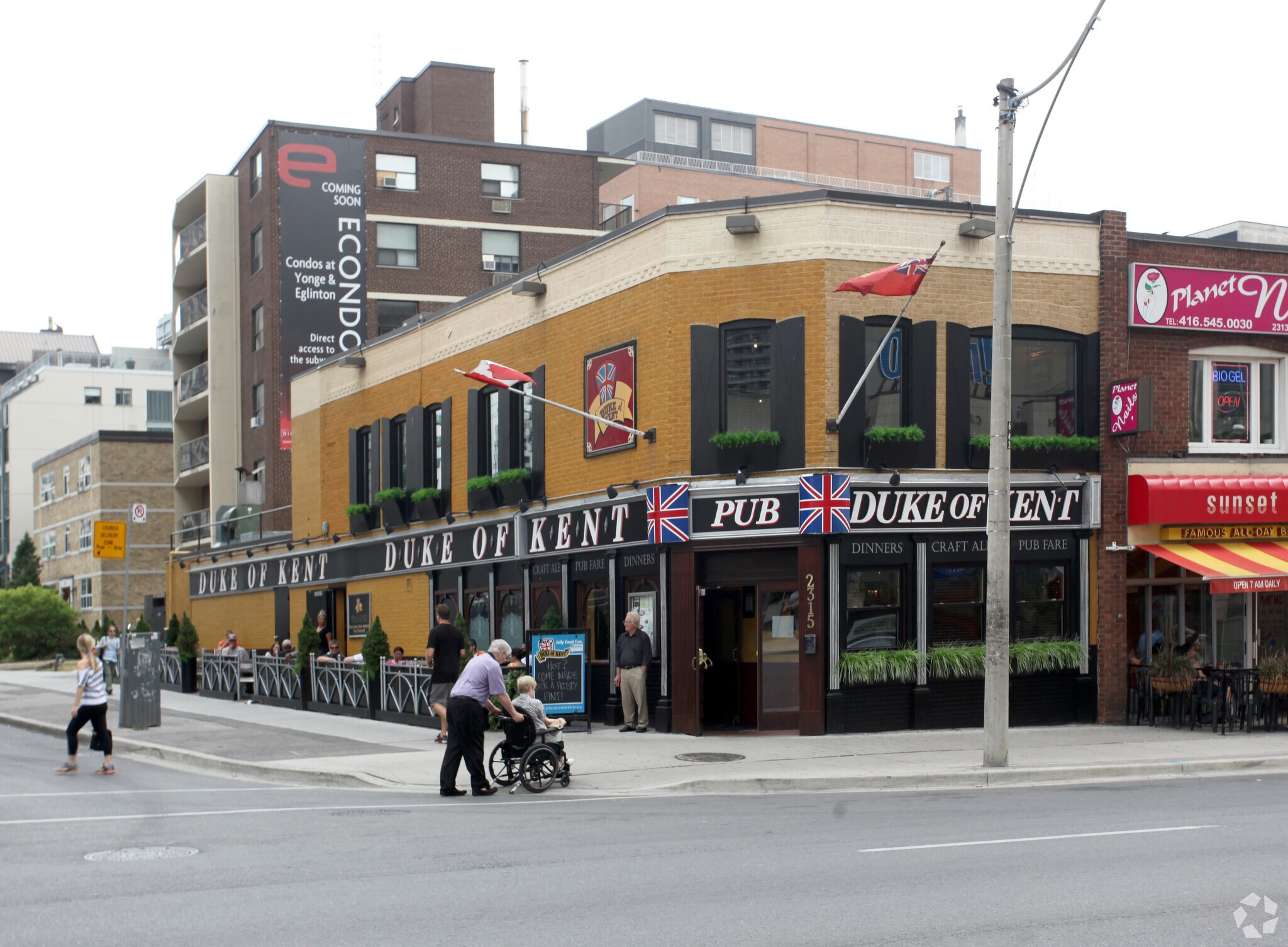 2315 Yonge St, Toronto, ON à louer Photo principale- Image 1 de 3