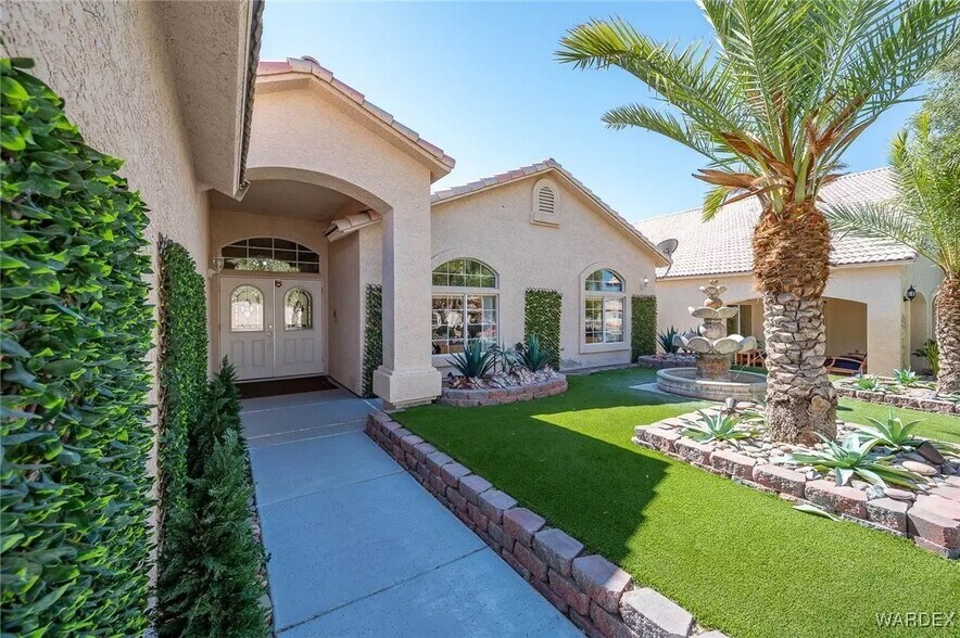 1974 E Clear Lake Dr, Fort Mohave, AZ à vendre - Photo du bâtiment - Image 3 de 52