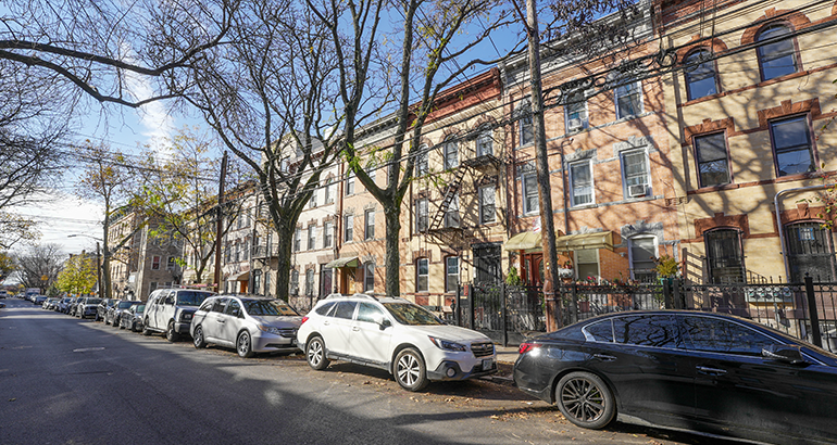 417 Menahan St, Brooklyn, NY for sale - Building Photo - Image 2 of 4