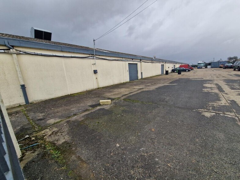 Industrial in Hérouville-en-Vexin for sale - Building Photo - Image 2 of 9