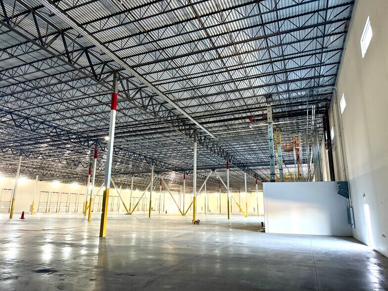 NW 44th, Ocala, FL à louer - Photo du bâtiment - Image 2 de 5