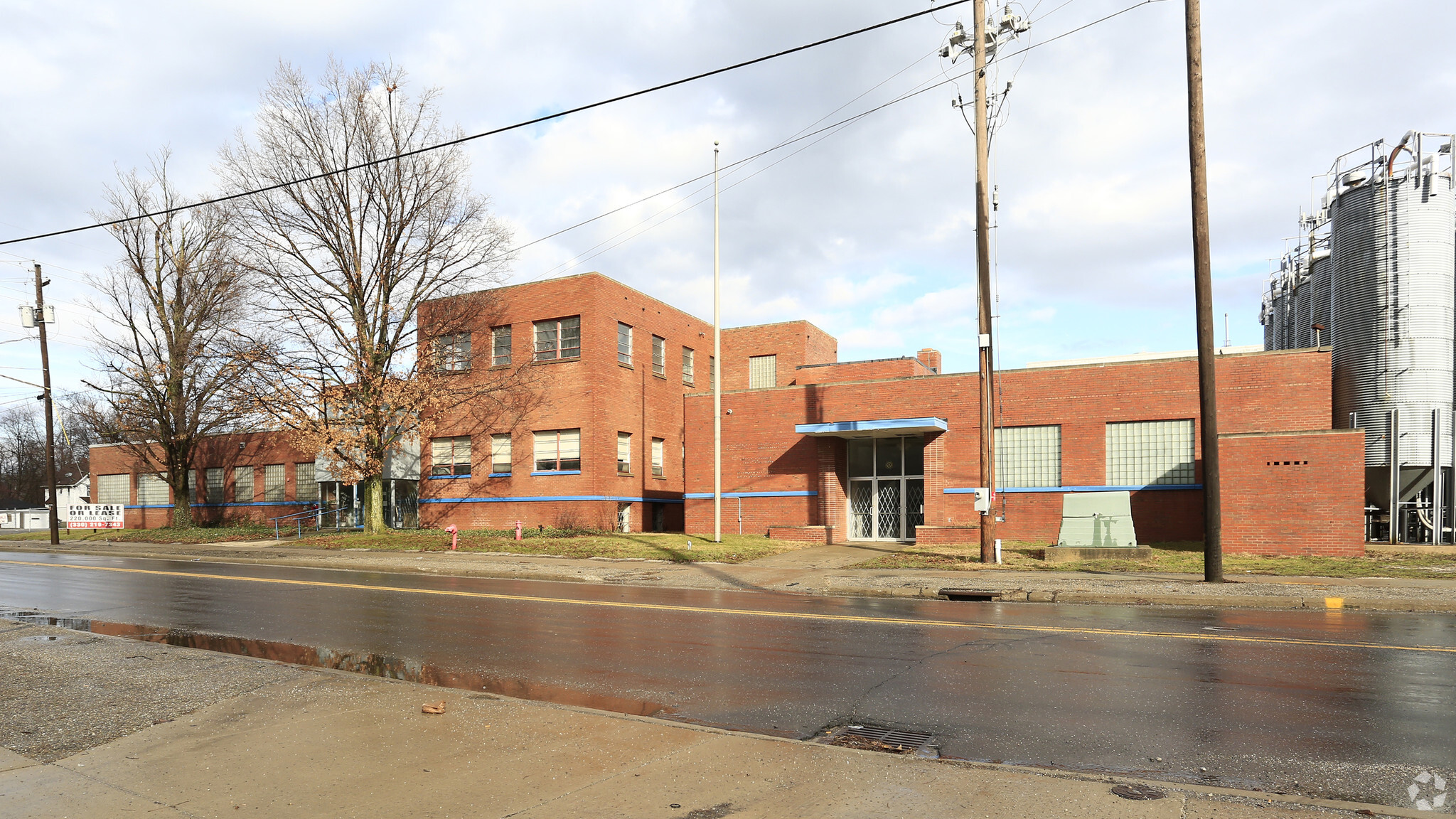 1052 Mahoning Ave, Warren, OH for lease Primary Photo- Image 1 of 9