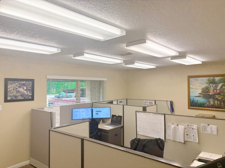14250 Schroeder Rd, Houston, TX for lease - Building Photo - Image 3 of 8