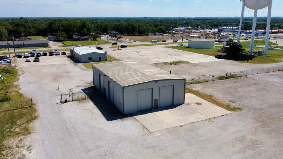 1401 E Highway 82, Gainesville, TX for lease - Building Photo - Image 3 of 27