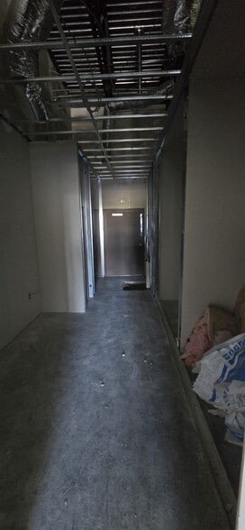 7334 Fry Rd, Cypress, TX for lease - Interior Photo - Image 3 of 18