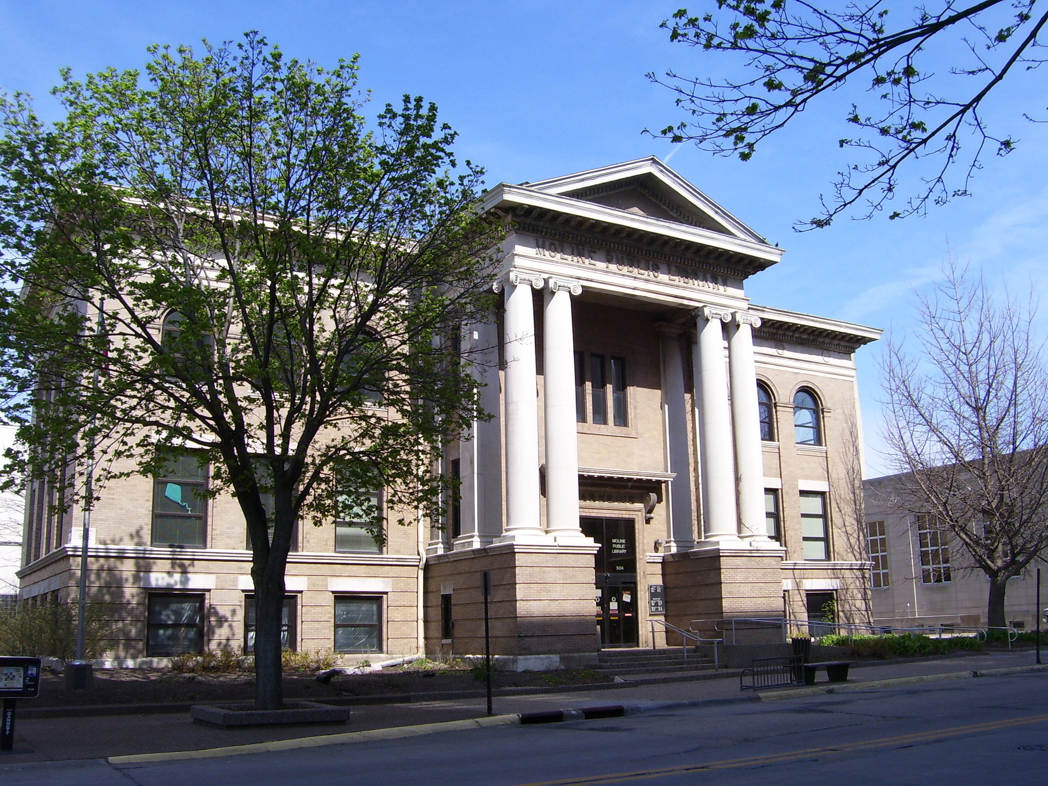 504 17th St, Moline, IL for lease Primary Photo- Image 1 of 4