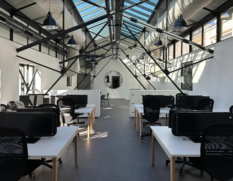 Espace de cotravail dans Paris à louer - Photo du bâtiment - Image 1 de 5