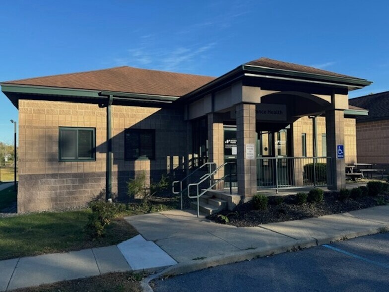 17 Crum Elbow Rd, Hyde Park, NY for sale - Primary Photo - Image 1 of 2