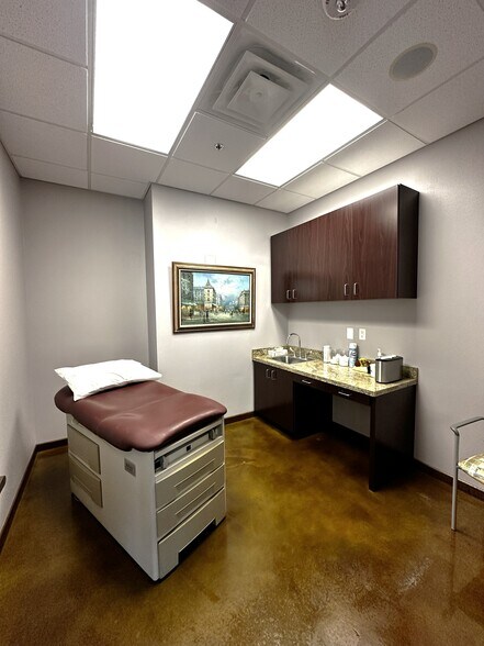 2632 Broadway St, San Antonio, TX à louer - Photo du bâtiment - Image 3 de 24