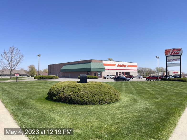 1055 Linden Dr, Marion, IA for lease - Building Photo - Image 2 of 7