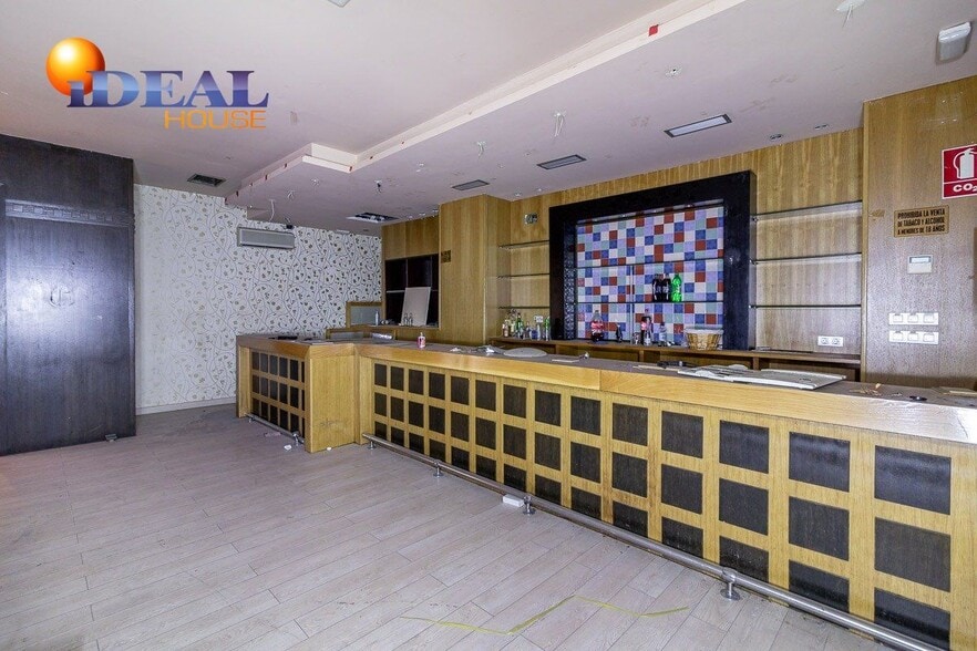 Retail in Granada, Granada for sale - Interior Photo - Image 3 of 14