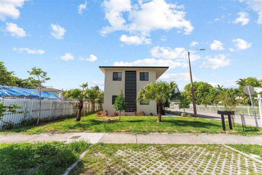 1171 NW 66th st, Miami, FL à vendre - Photo du bâtiment - Image 2 de 23