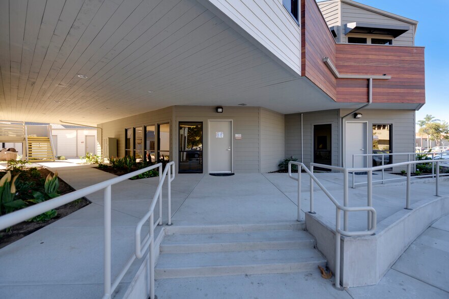 805 W La Veta Ave, Orange, CA à louer - Photo du bâtiment - Image 3 de 13