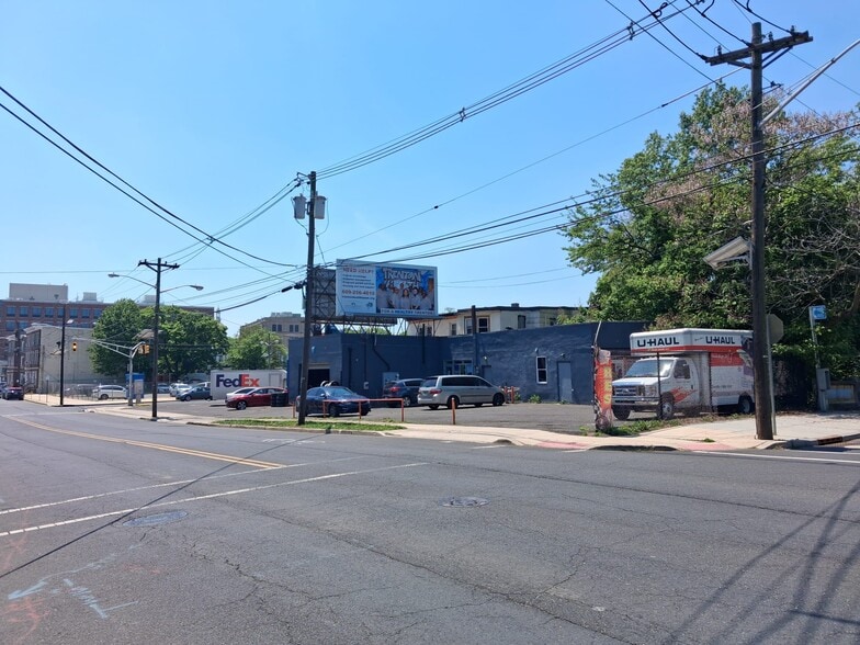 145-149 N Willow St, Trenton, NJ à vendre - Photo du bâtiment - Image 2 de 11