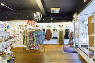 11 Hall St, Carmarthen for lease Interior Photo- Image 2 of 6