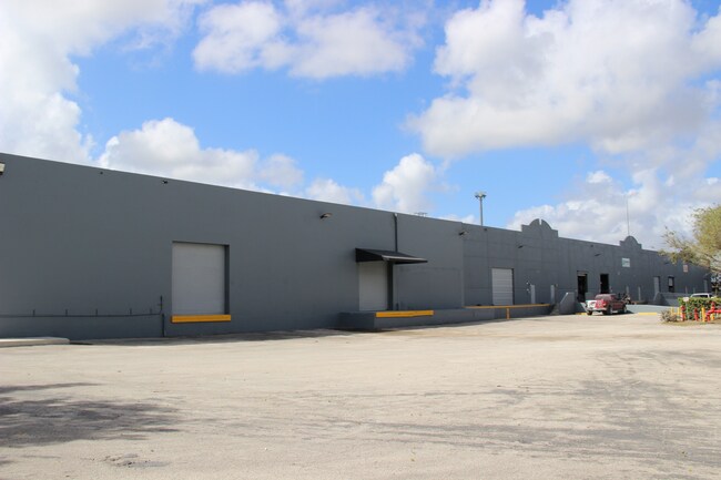 Plus de détails pour 1011 NW 6th St, Homestead, FL - Industriel à louer