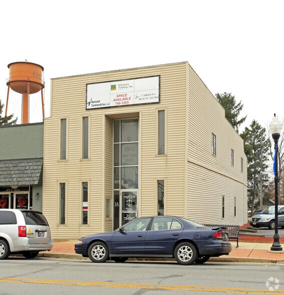 209-211 S Main St, Kouts, IN à louer - Photo principale - Image 1 de 4