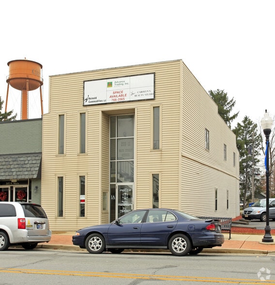 209-211 S Main St, Kouts, IN for lease - Primary Photo - Image 1 of 4