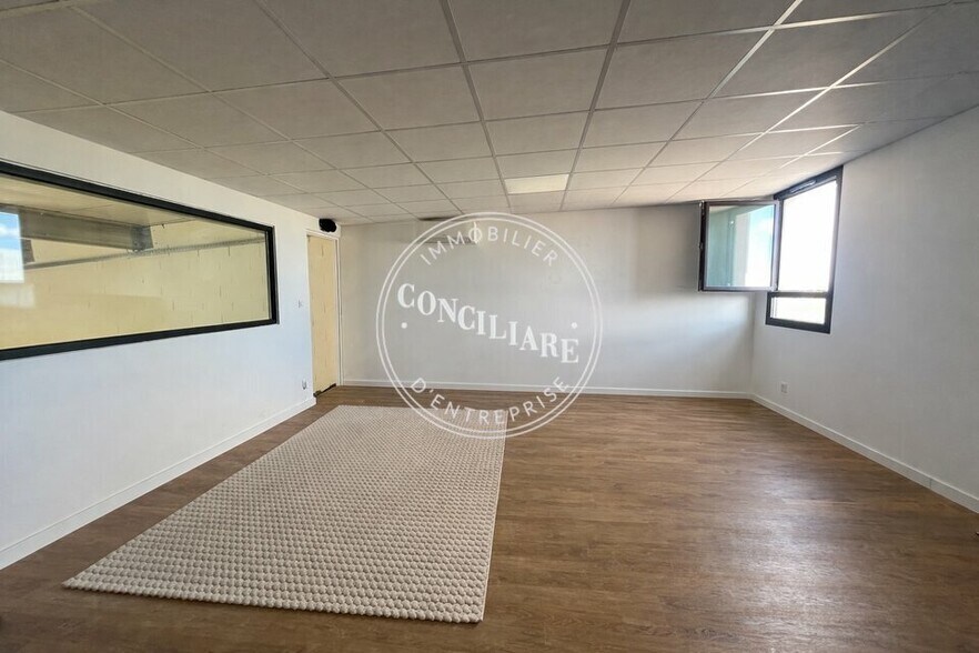 Impasse Ada Lovelace, Plaisance-du-Touch for lease - Interior Photo - Image 2 of 5