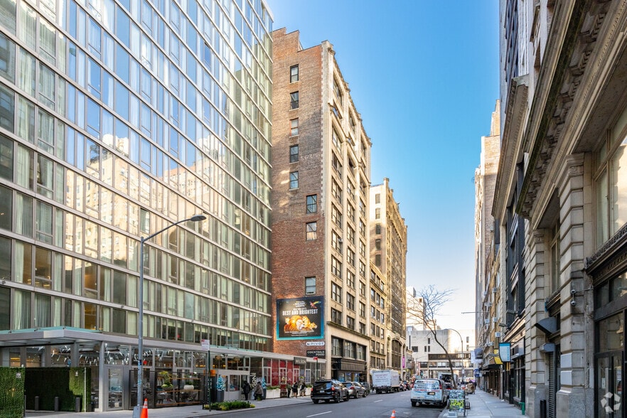 144-152 W 27th St, New York, NY for sale - Building Photo - Image 1 of 14