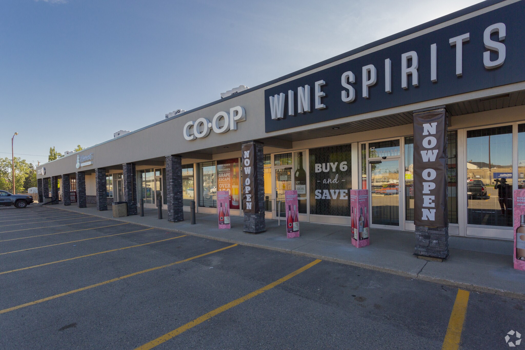 2439 54th Ave SW, Calgary, AB for sale Primary Photo- Image 1 of 1