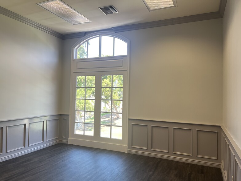 116 W Lime Ave, Monrovia, CA for lease - Building Photo - Image 3 of 10