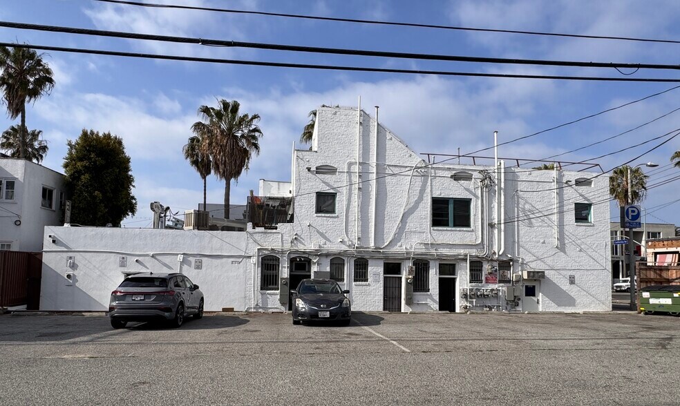 1401-1411 Abbot Kinney Blvd, Venice, CA à louer - Photo du bâtiment - Image 3 de 3