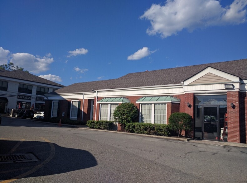 945 S Lake Blvd, Mahopac, NY for lease - Building Photo - Image 3 of 4