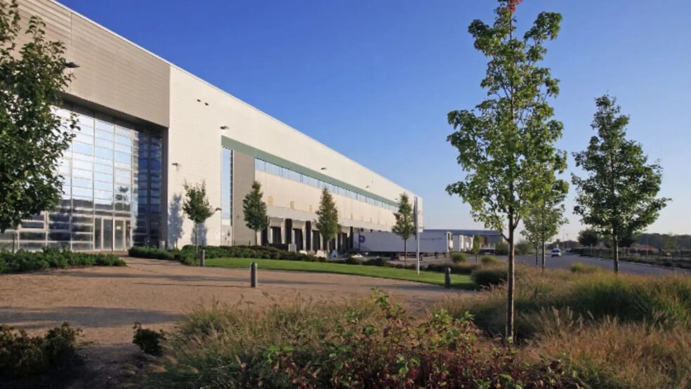 2000 Rd 57, Moissy-Cramayel for lease - Building Photo - Image 1 of 4