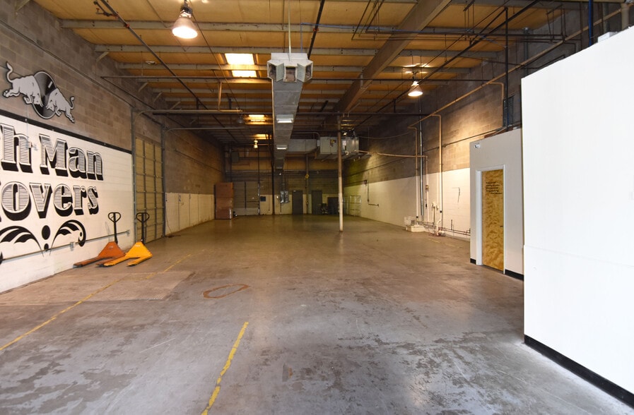 2601-2623 Cruzen St, Nashville, TN for lease - Building Photo - Image 2 of 8