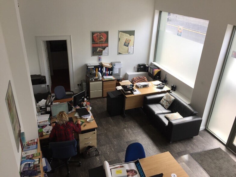 80 Princes St, Perth à louer - Photo du bâtiment - Image 2 de 4