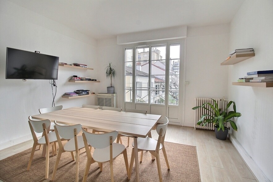 33 Rue Claude Lorrain, Paris for lease - Interior Photo - Image 1 of 10