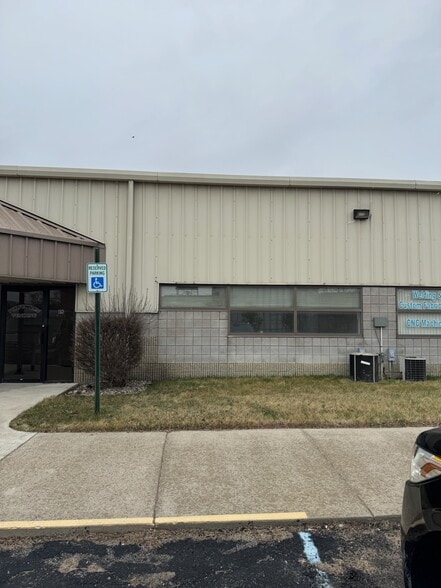 18750 Fort St, Riverview, MI for lease - Building Photo - Image 3 of 8