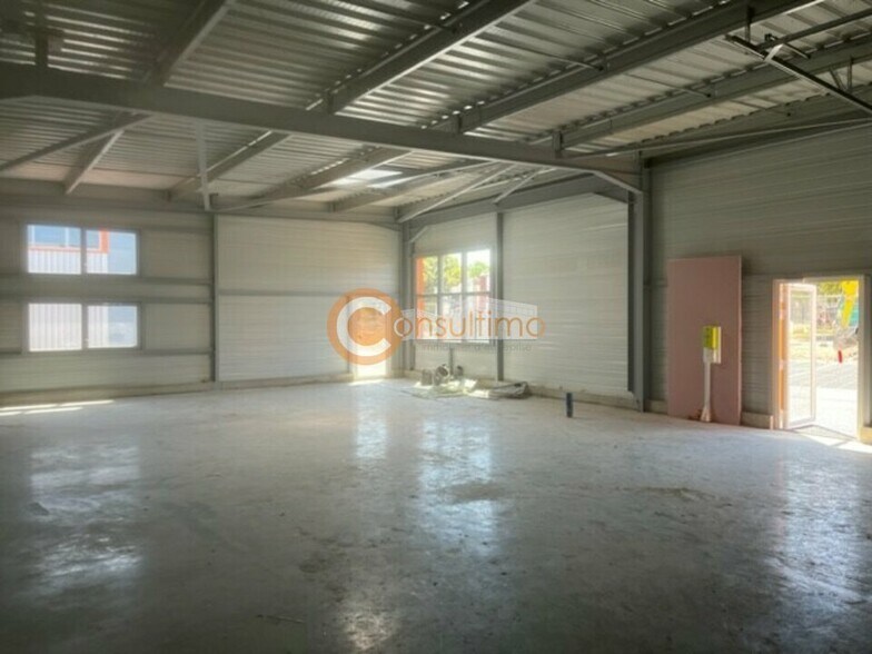 Flex in Carbon-Blanc for lease - Building Photo - Image 1 of 4