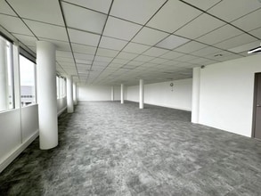 Office in Argenteuil for lease Interior Photo- Image 2 of 17